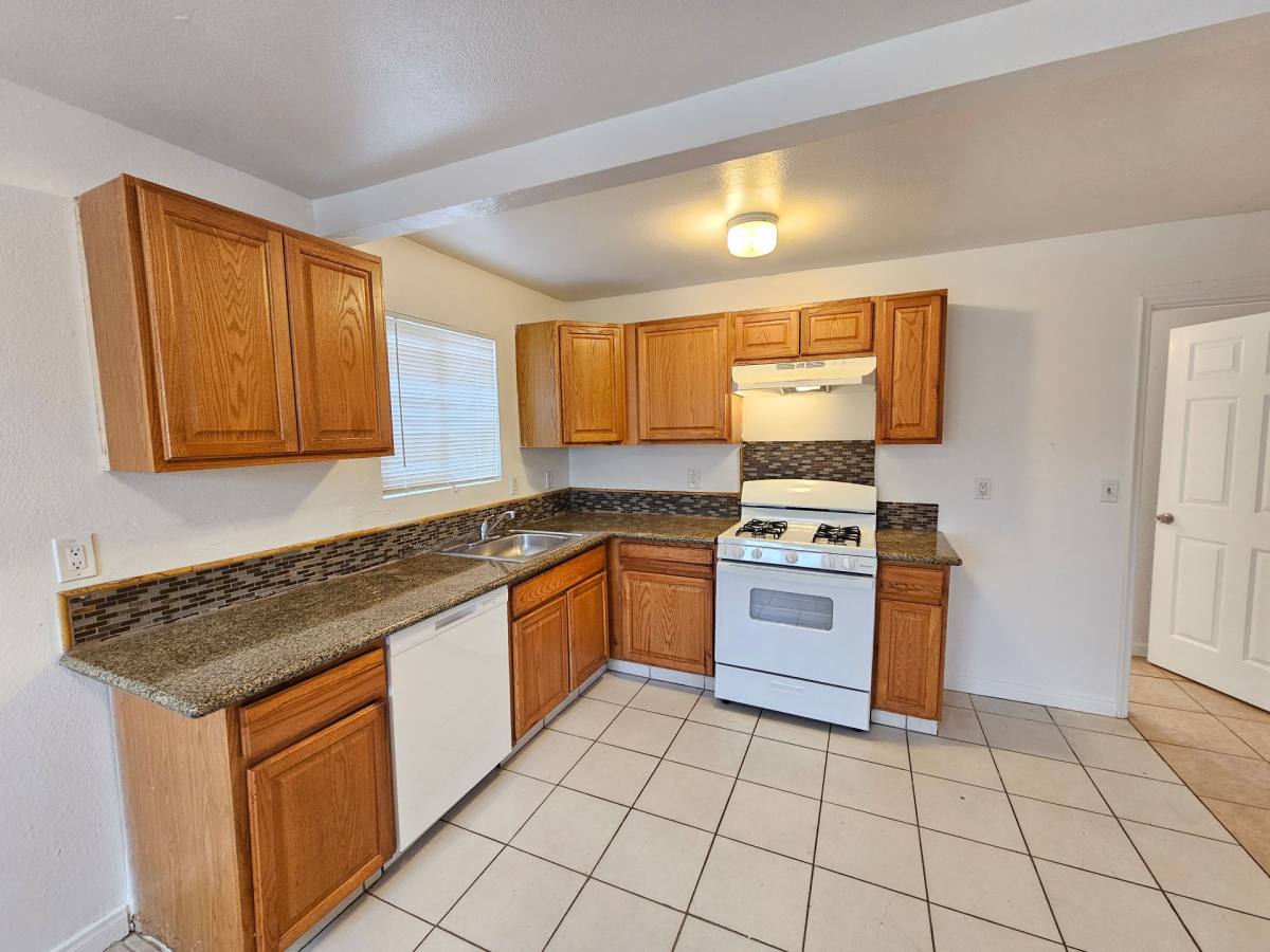Apartment for rent at 20912 83rd St, California City, CA 93505