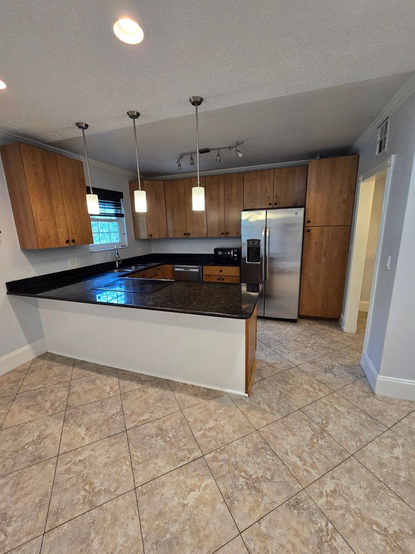 Townhouse for rent at 612 E Church St, Orlando, FL 32801