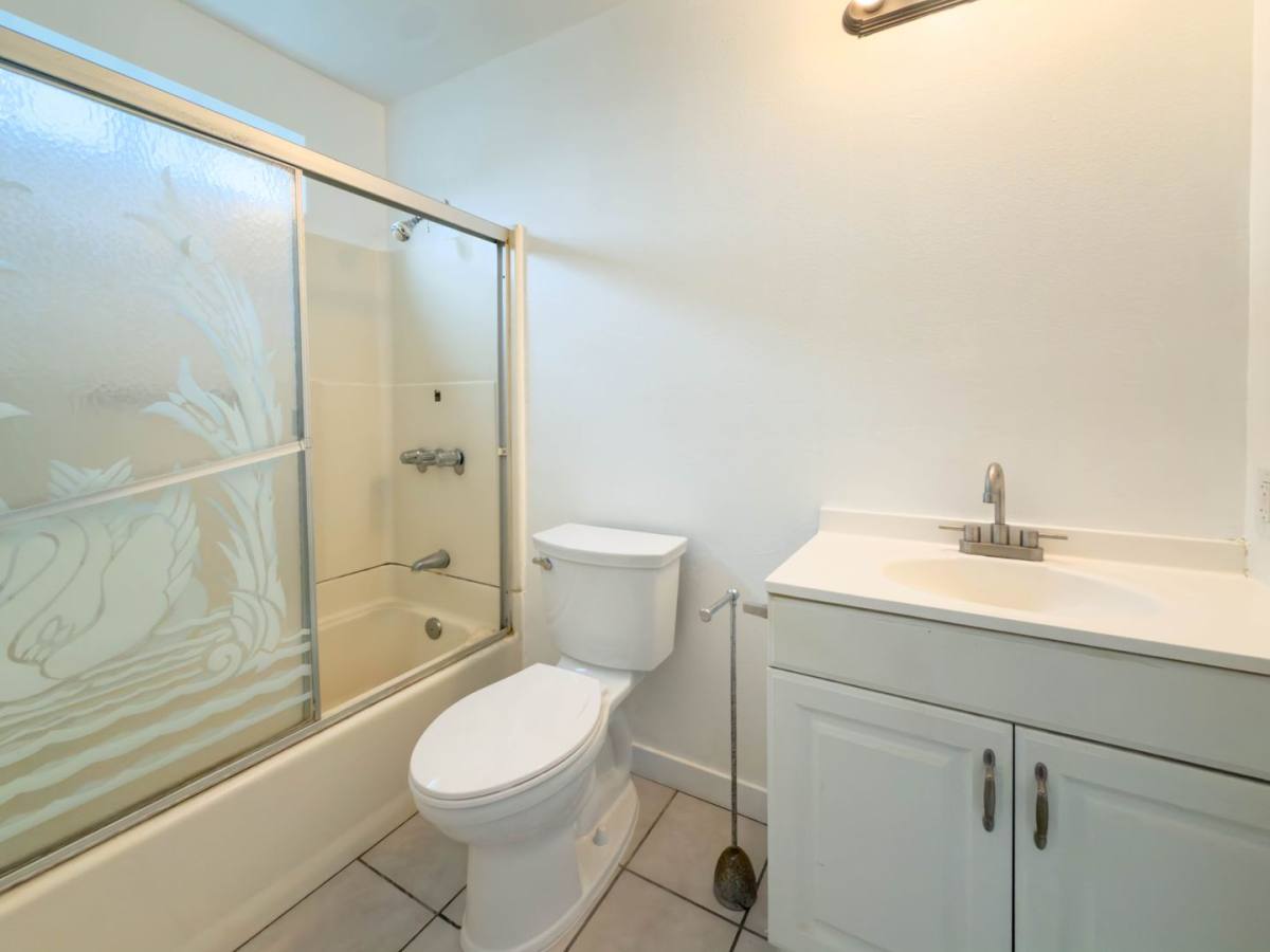 Apartment for rent at 322 N Benton Way, Los Angeles, CA 90026
