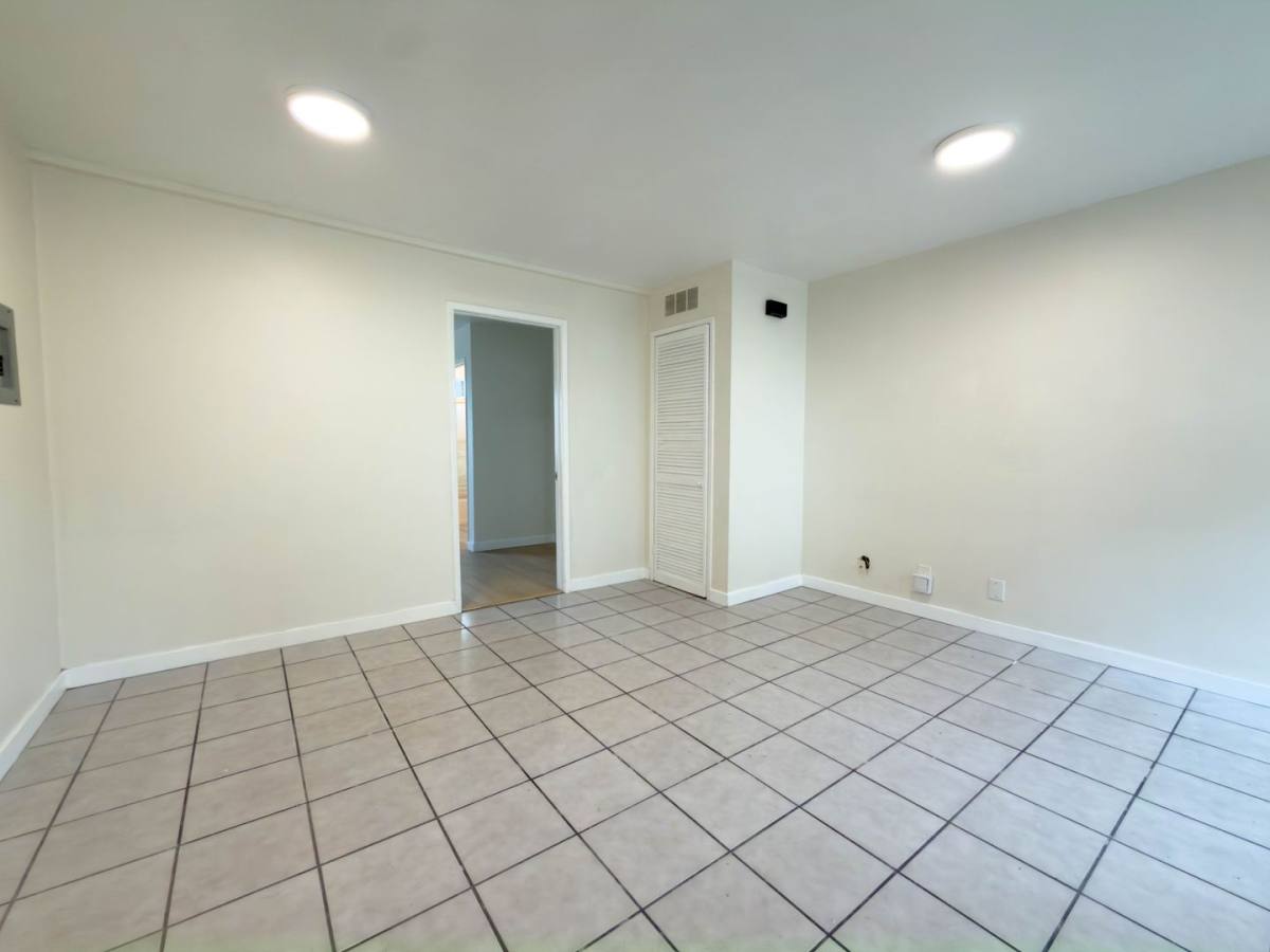 Apartment for rent at 322 N Benton Way, Los Angeles, CA 90026