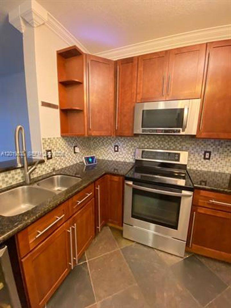 Townhouse for rent at 2041 Pompeii Court, Fort Lauderdale, FL 33327