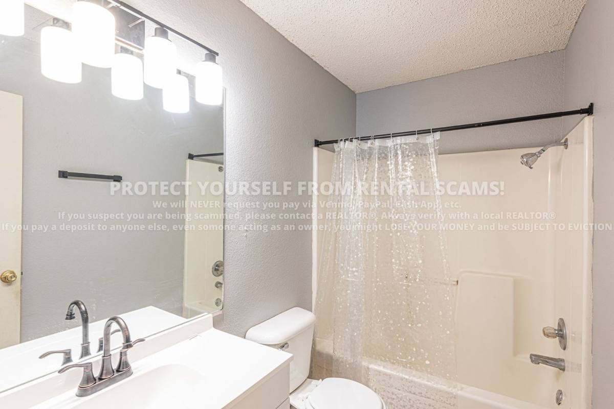 House for rent at 1684 N Dawn Dr, Fayetteville, AR 72703