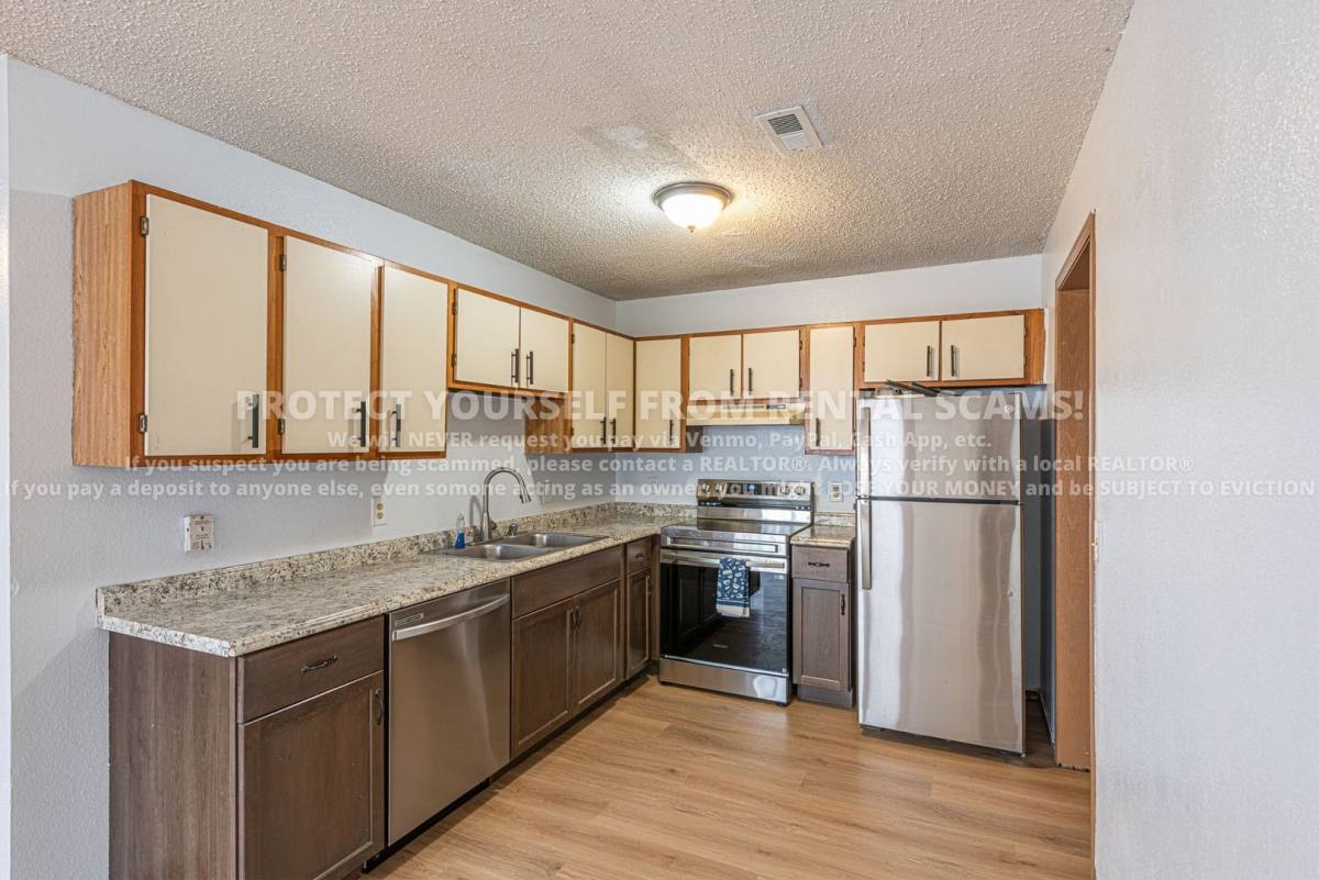 House for rent at 1684 N Dawn Dr, Fayetteville, AR 72703