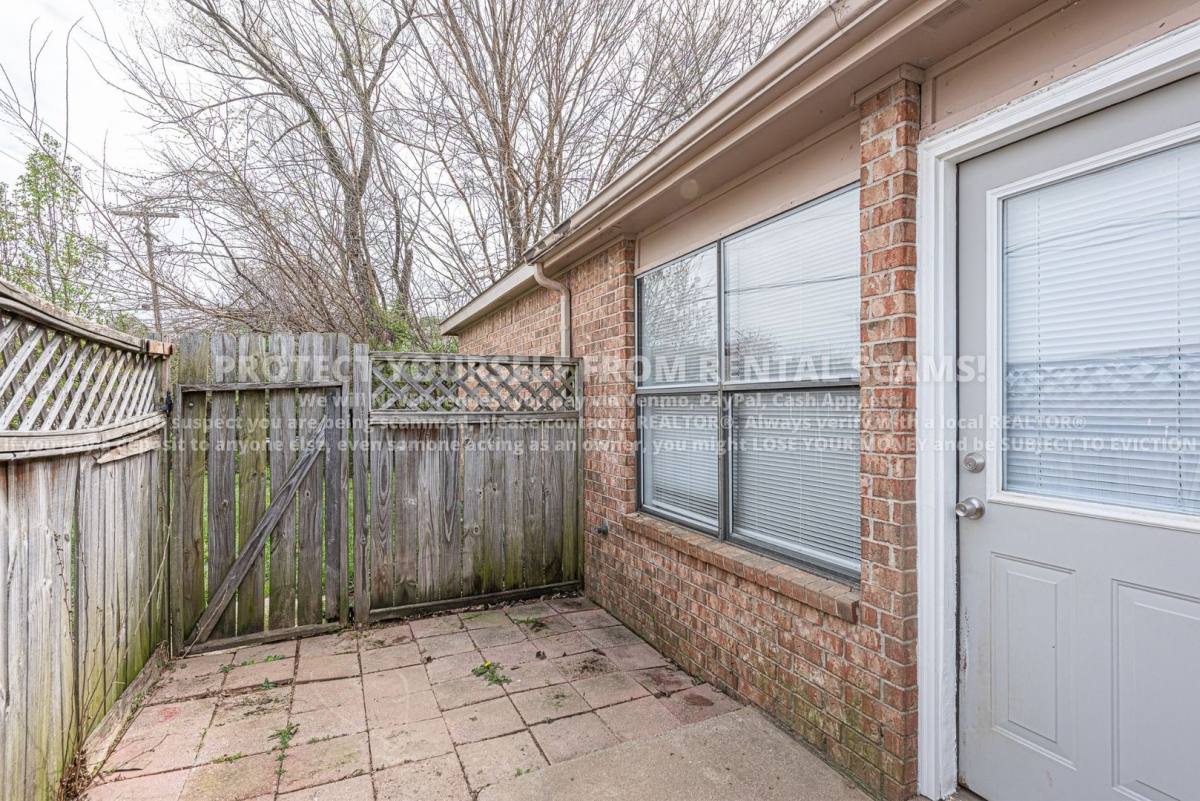 House for rent at 1684 N Dawn Dr, Fayetteville, AR 72703