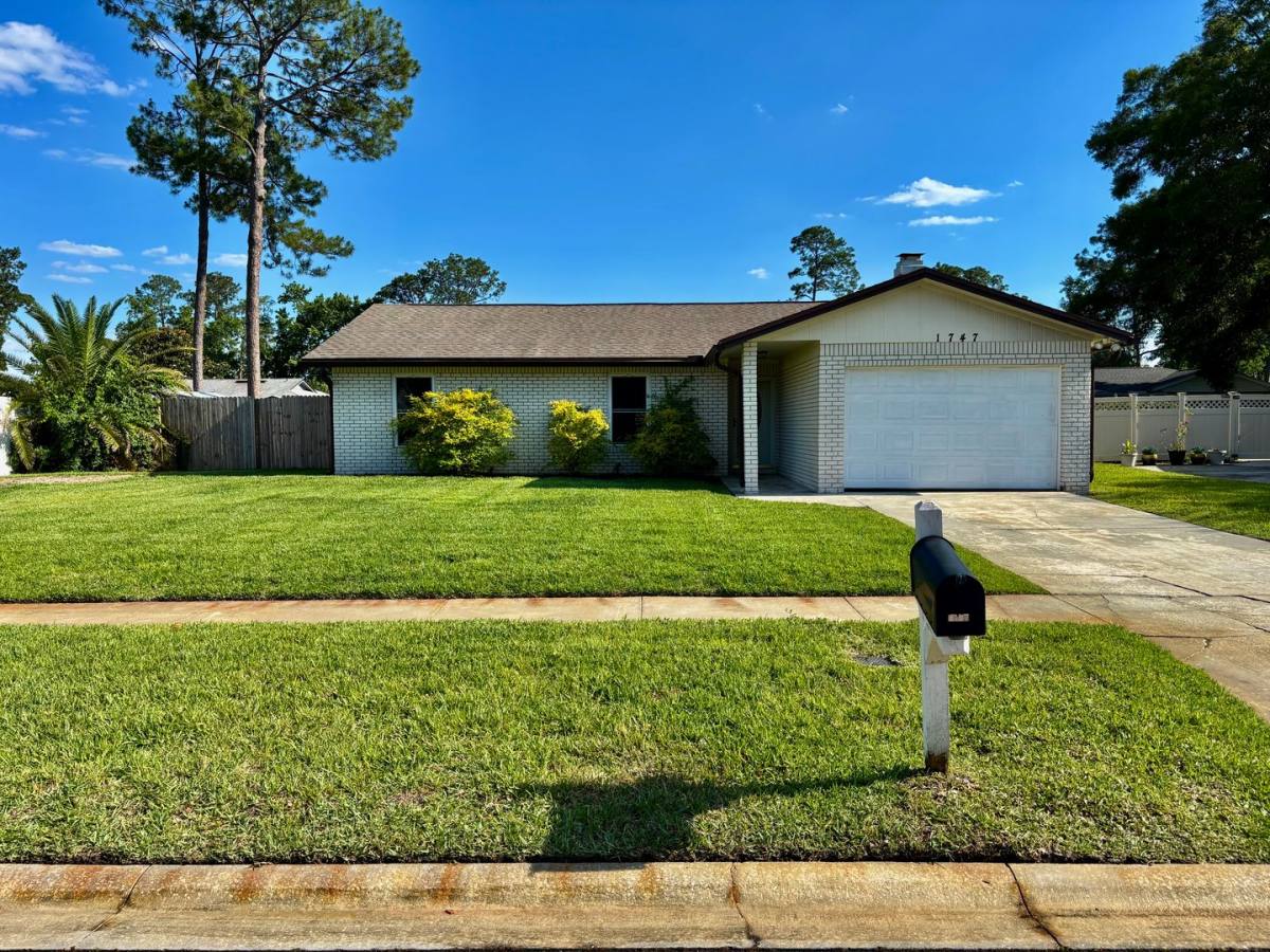 House for rent at 1747 Papaya Dr N, Orange Park, FL 32073