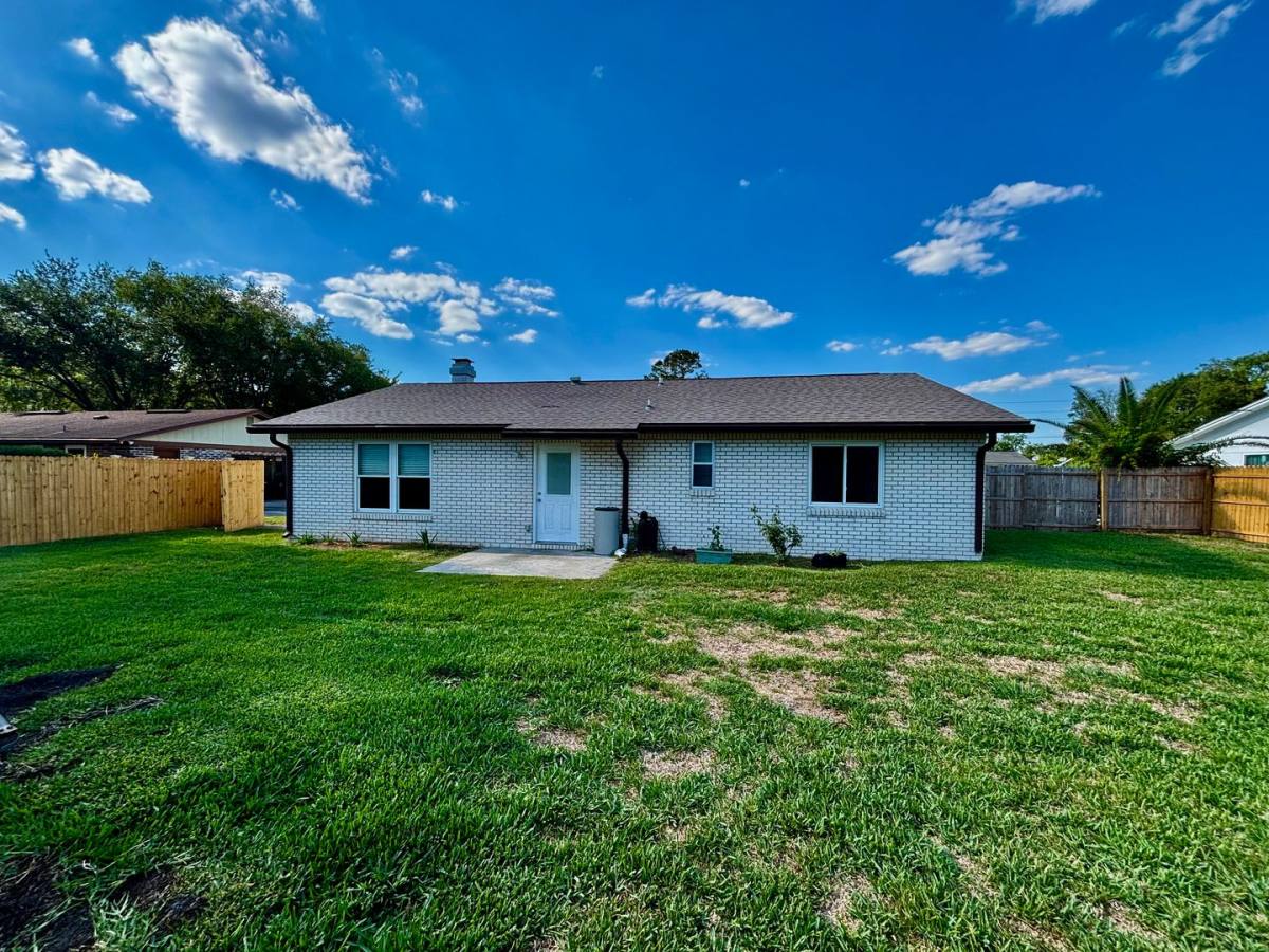 House for rent at 1747 Papaya Dr N, Orange Park, FL 32073