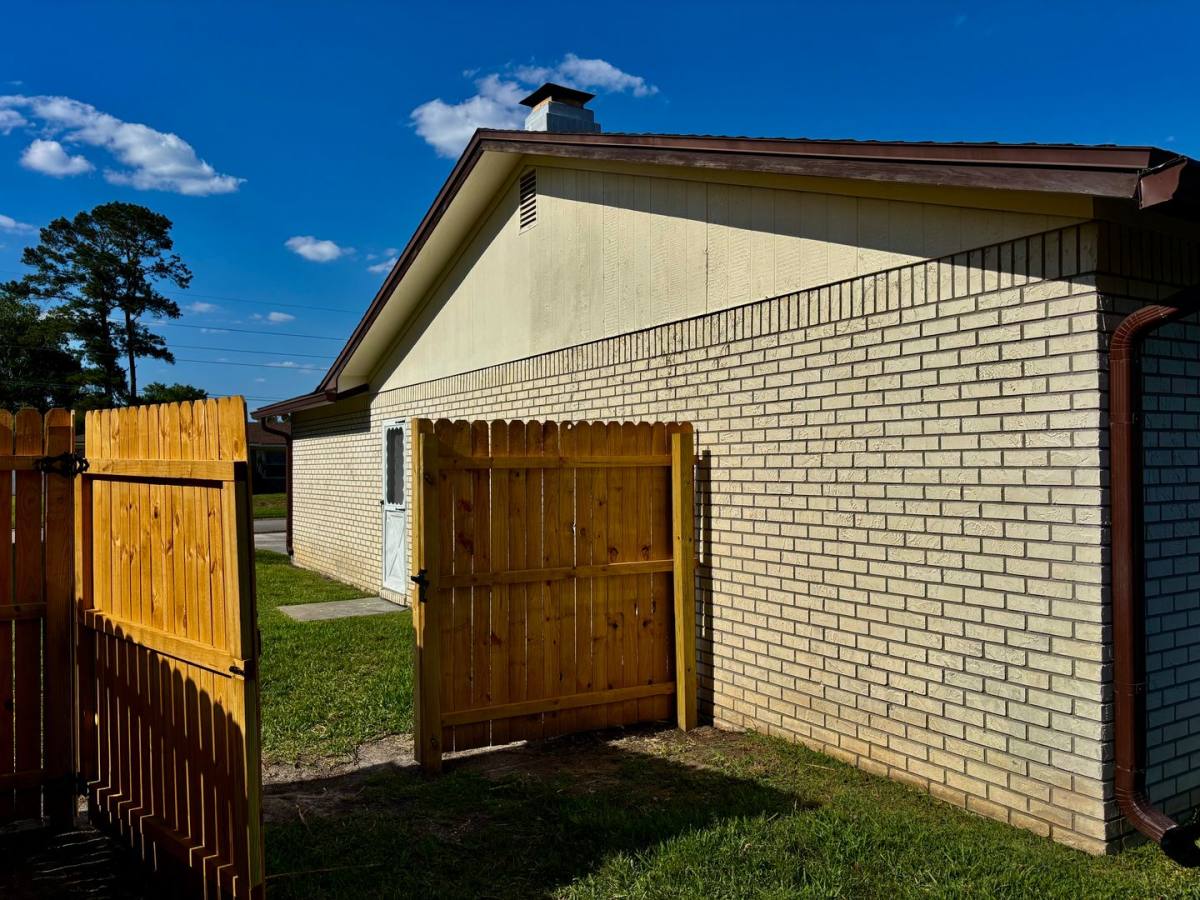 House for rent at 1747 Papaya Dr N, Orange Park, FL 32073