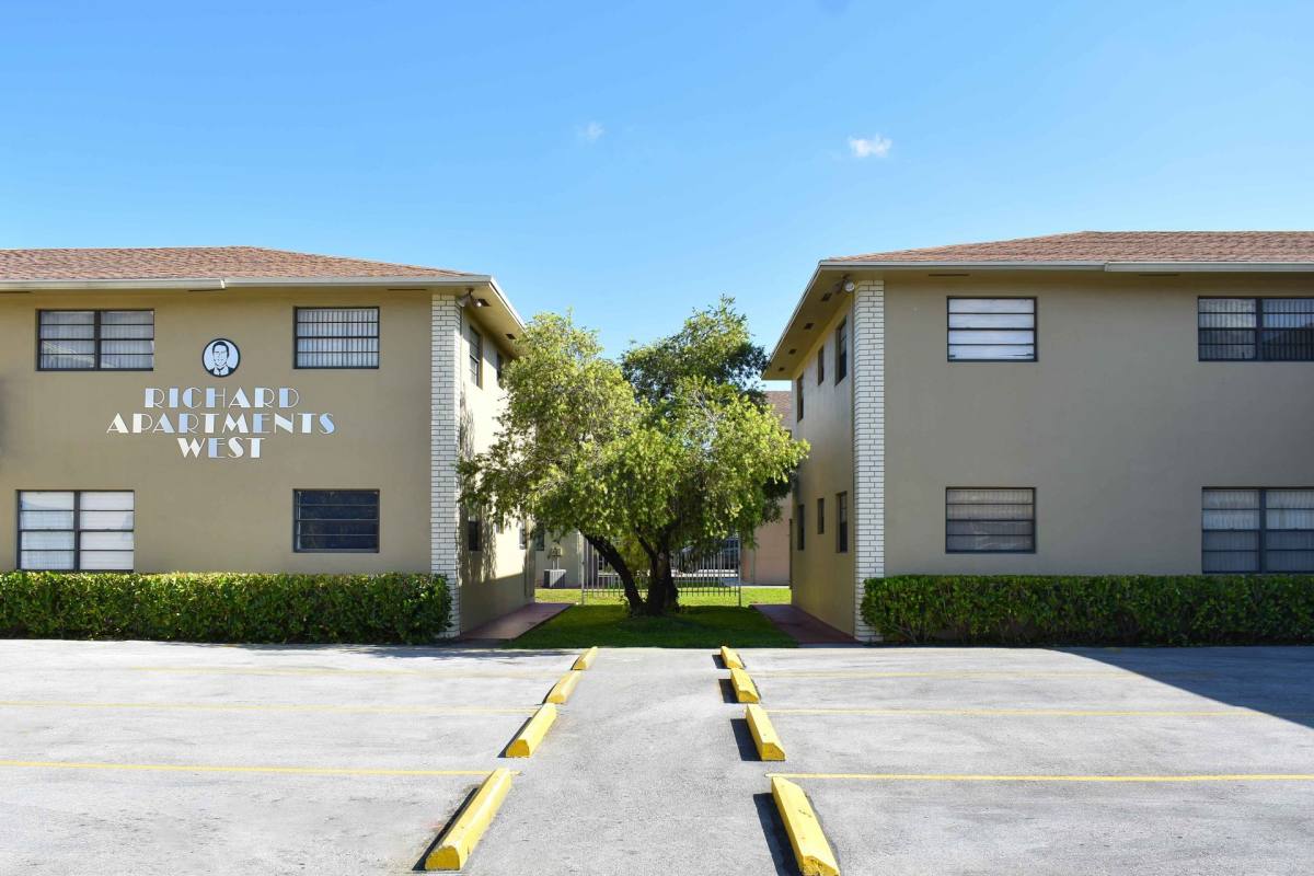Apartment for rent at 1465 W 41 St, Hialeah, FL 33012