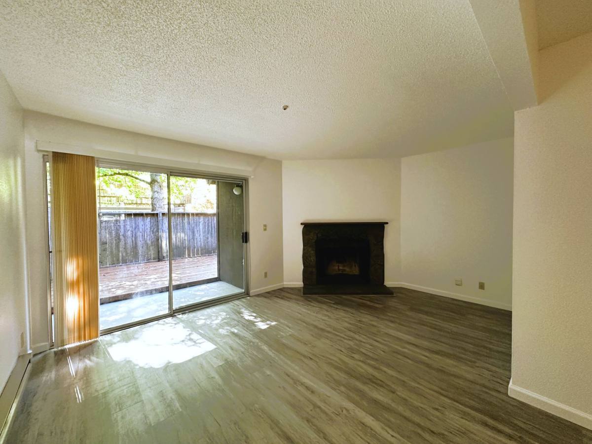 Townhouse for rent at 1358 Parkway Dr, Rohnert Park, CA 94928