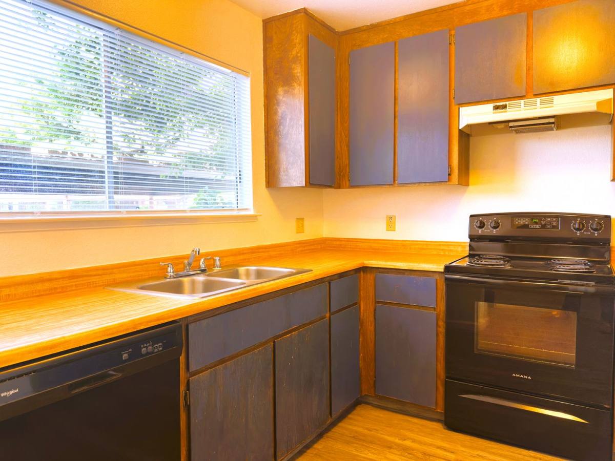Townhouse for rent at 1358 Parkway Dr, Rohnert Park, CA 94928