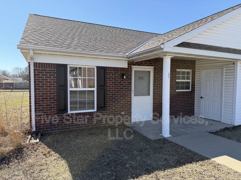 Townhouse for rent at 799 Titan Court, Chatham, IL 62629