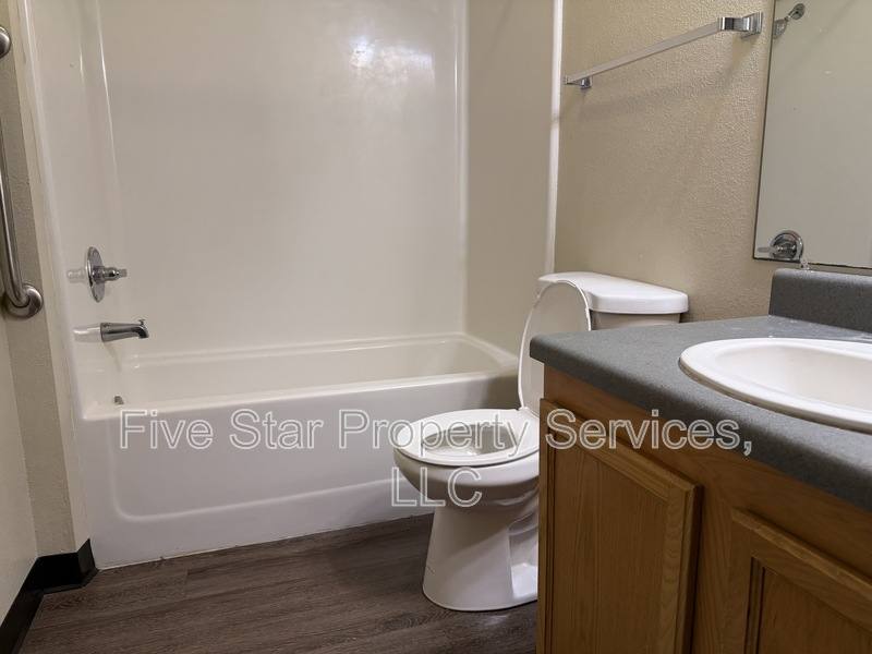 Townhouse for rent at 799 Titan Court, Chatham, IL 62629