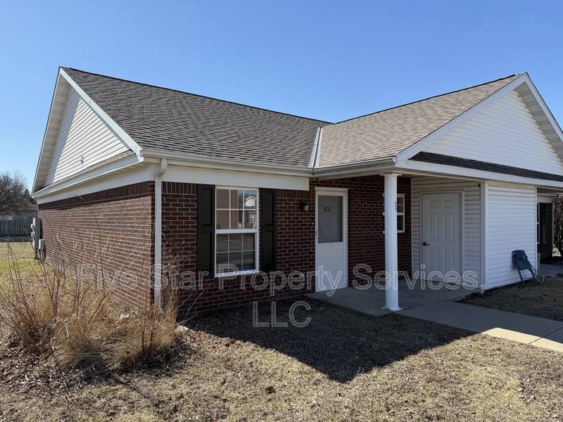 Townhouse for rent at 799 Titan Court, Chatham, IL 62629