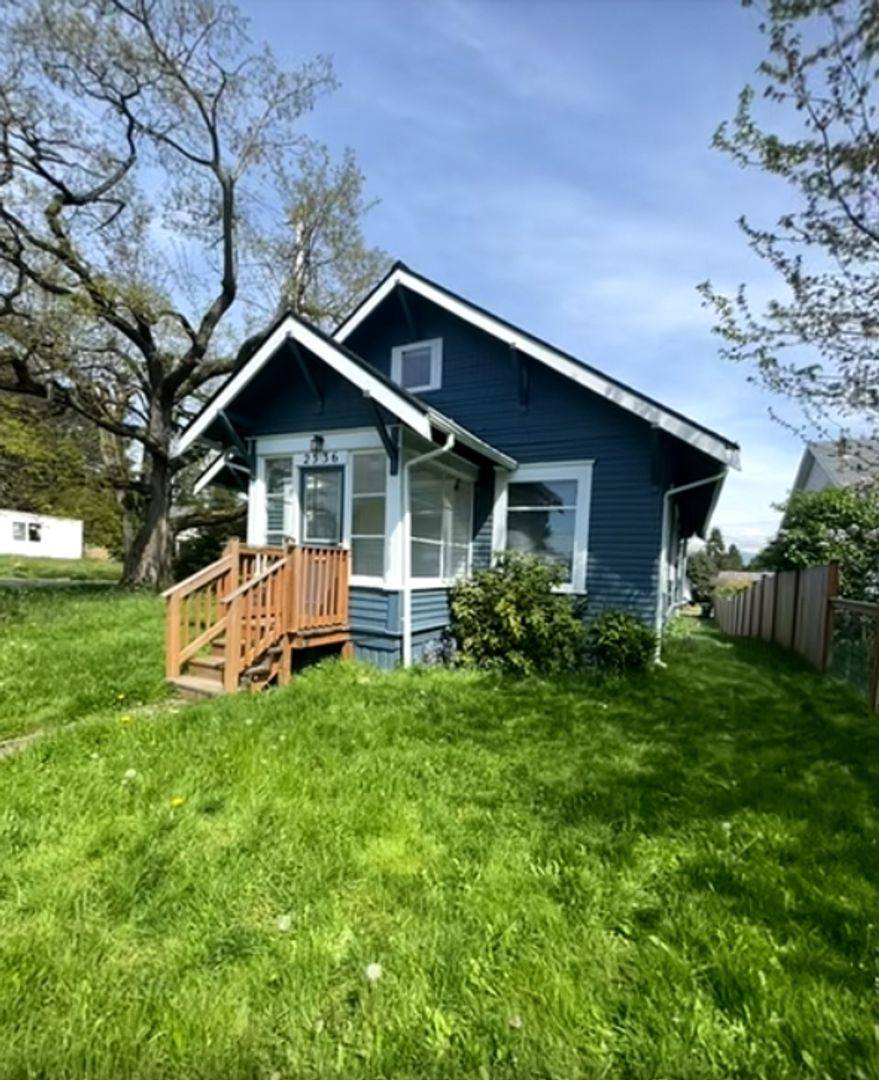 House for rent at 2336 Grant St, Bellingham, WA 98225