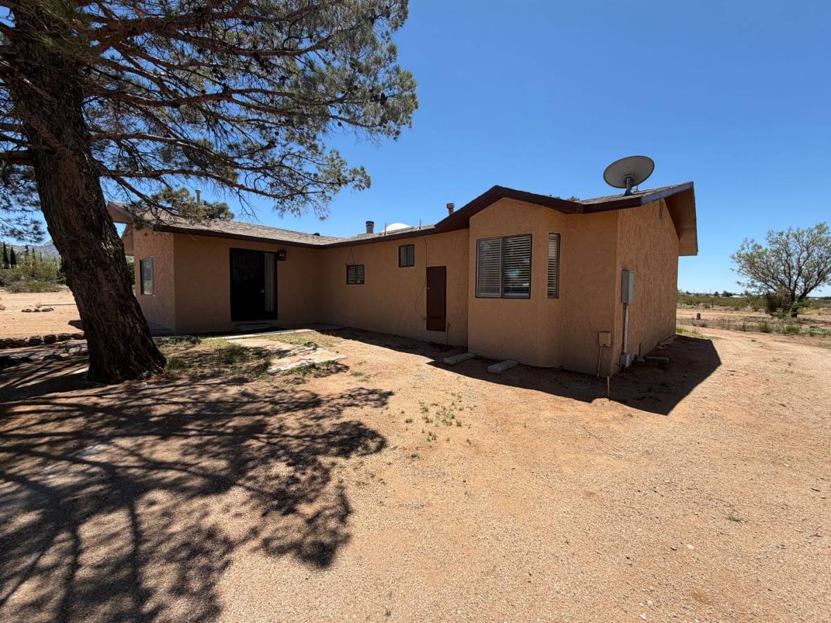 House for rent at 9564 Hondo Place, Las Cruces, NM 88012