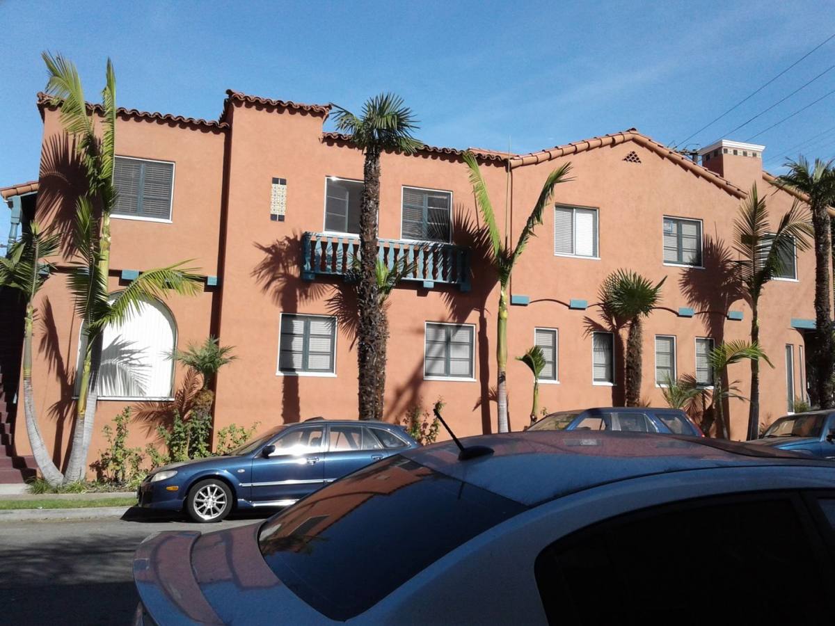 Apartment for rent at 2217 E Bermuda St, Long Beach, CA 90814