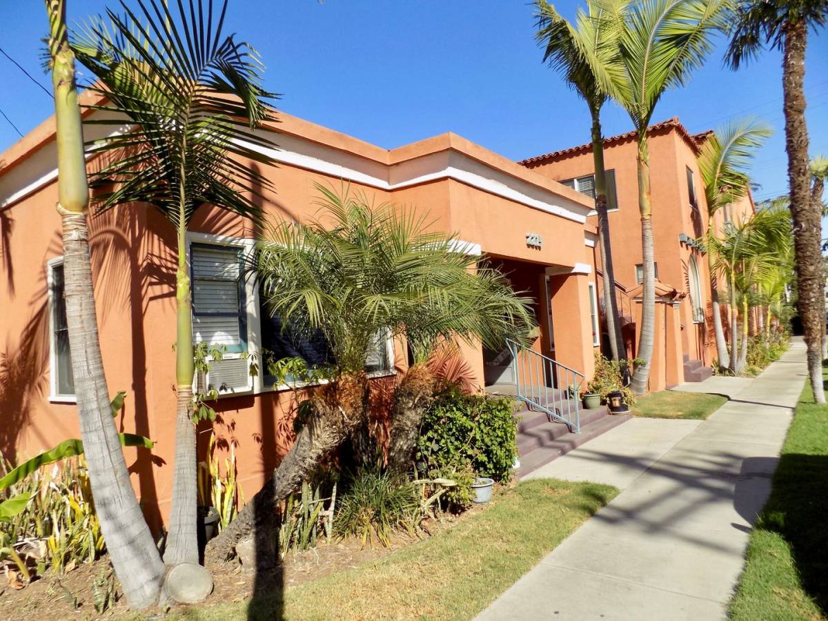 Apartment for rent at 2217 E Bermuda St, Long Beach, CA 90814