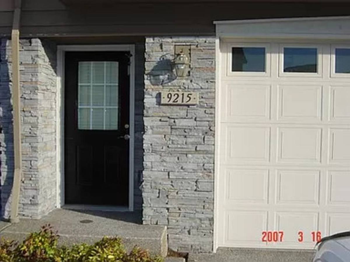 Townhouse for rent at 9215 SW Sweek Dr, Tualatin, OR 97062