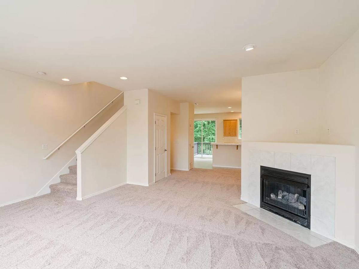 Townhouse for rent at 9215 SW Sweek Dr, Tualatin, OR 97062