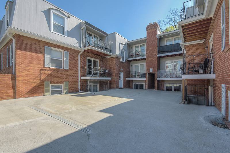 Apartment for rent at 4115 Warwick Blvd #5, Kansas City, MO 64111