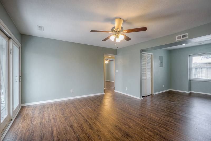 Apartment for rent at 4115 Warwick Blvd #5, Kansas City, MO 64111