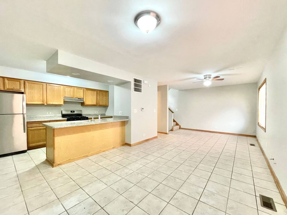 Apartment for rent at 3162 S Throop, Chicago, IL 60608