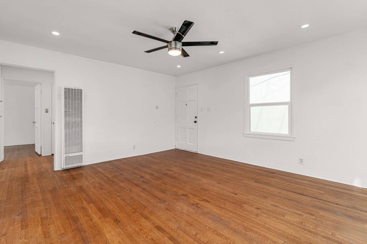 Apartment for rent at 126-132 Bonito Ave, Long Beach, CA 90802