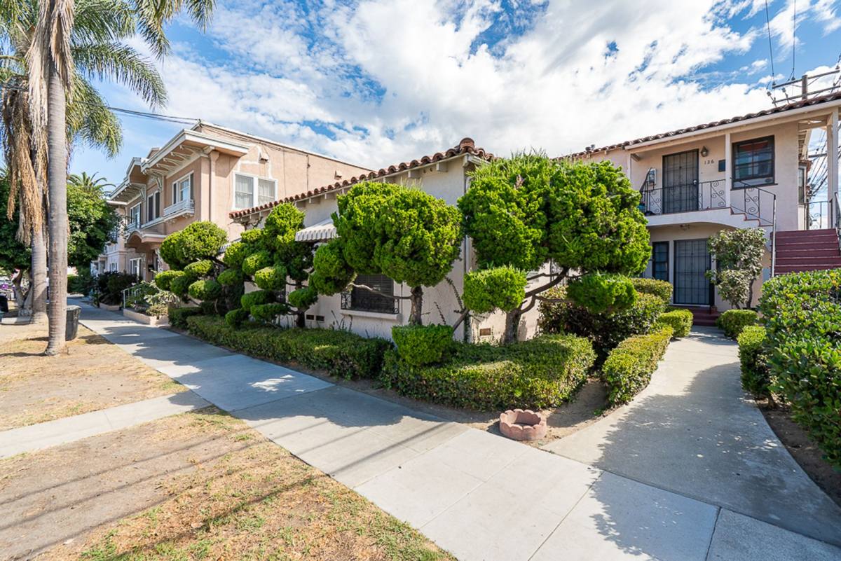 Apartment for rent at 126-132 Bonito Ave, Long Beach, CA 90802