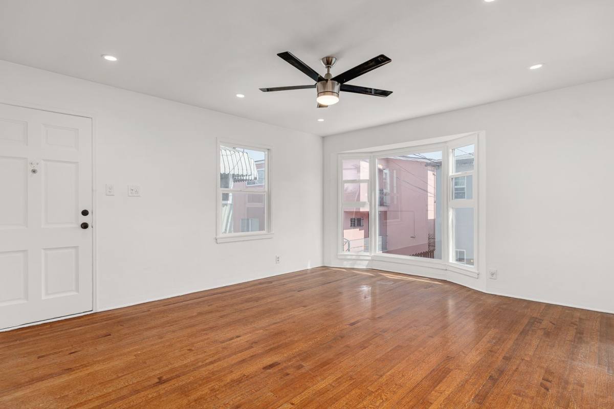 Apartment for rent at 126-132 Bonito Ave, Long Beach, CA 90802