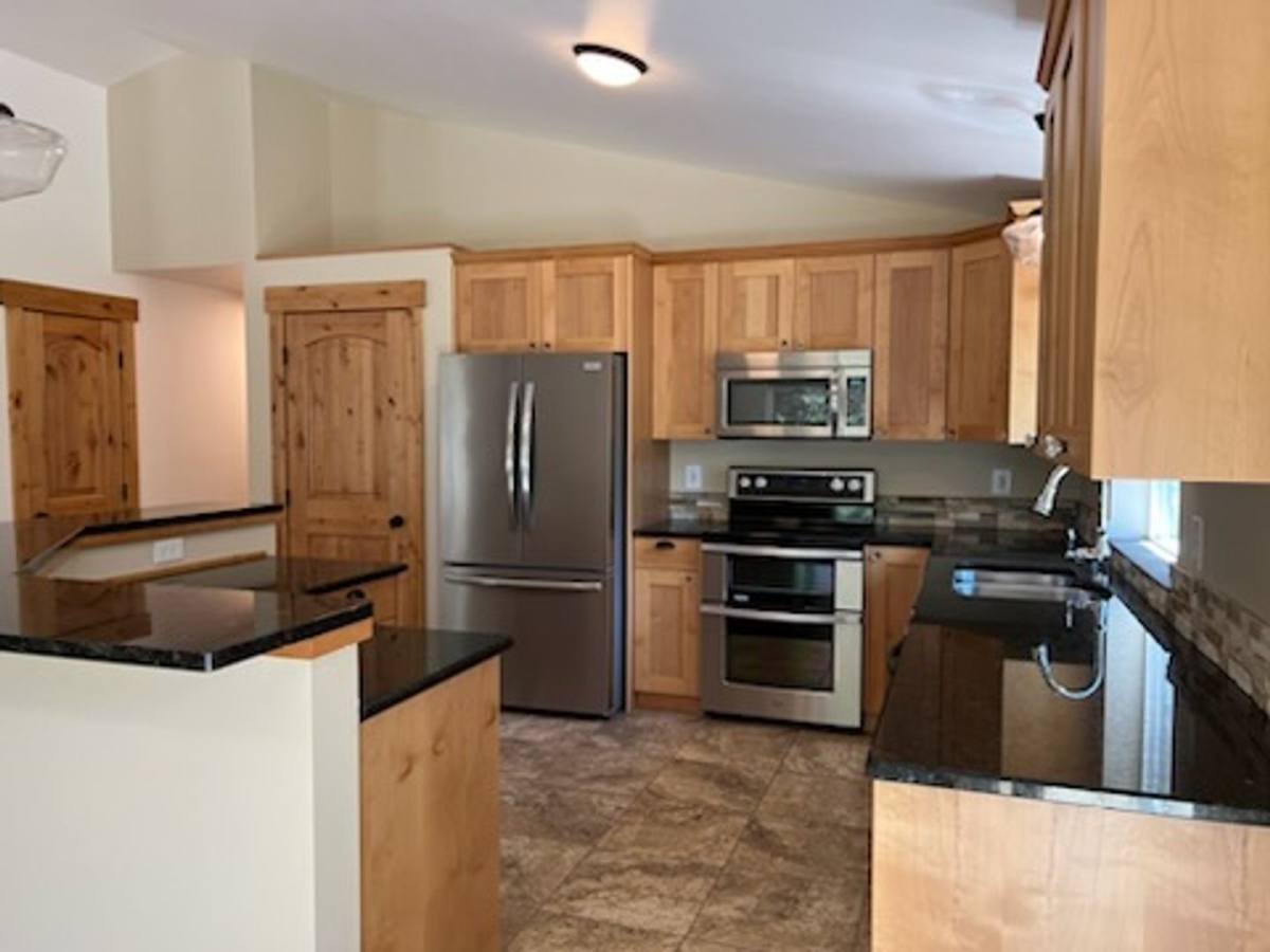 House for rent at 17447 Auklet Dr, Bend, OR 97707