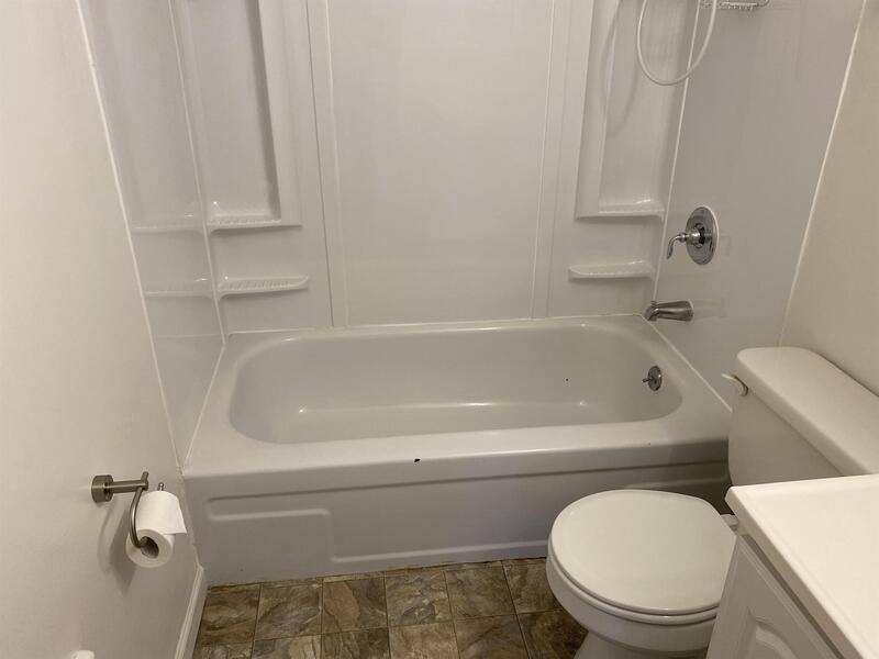 House for rent at 7425 SE Henry St, Portland, OR 97206