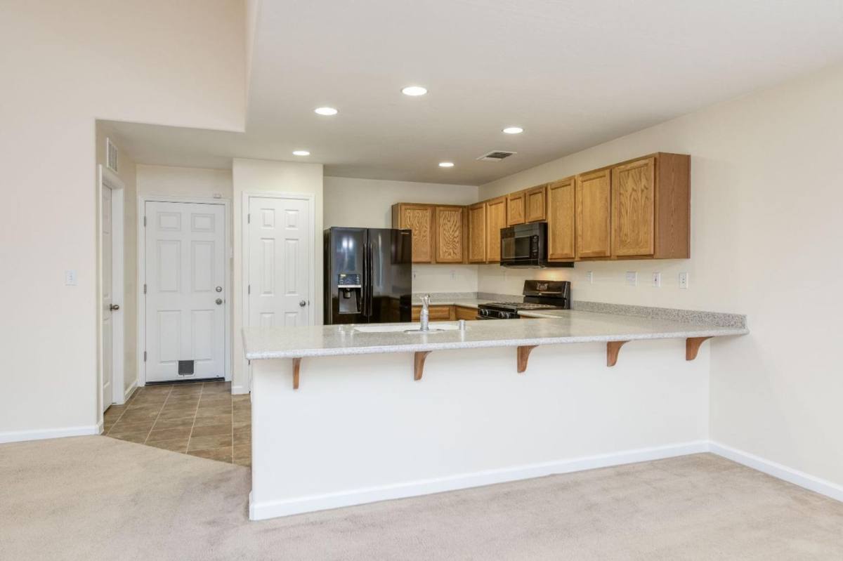 House for rent at 551 S Kona Ave, Fresno, CA 93727