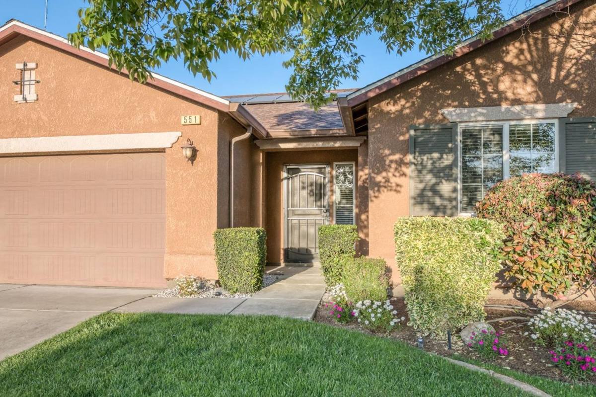 House for rent at 551 S Kona Ave, Fresno, CA 93727
