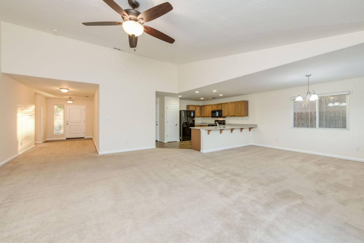 House for rent at 551 S Kona Ave, Fresno, CA 93727