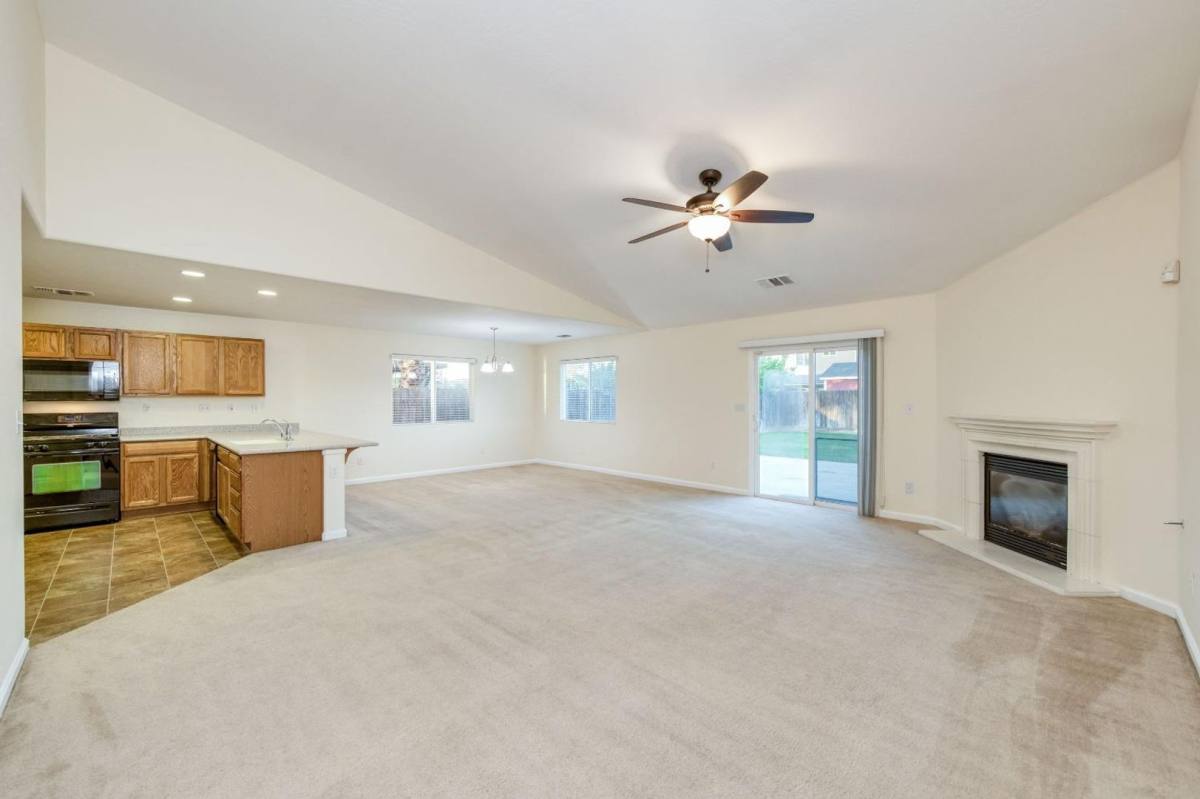 House for rent at 551 S Kona Ave, Fresno, CA 93727