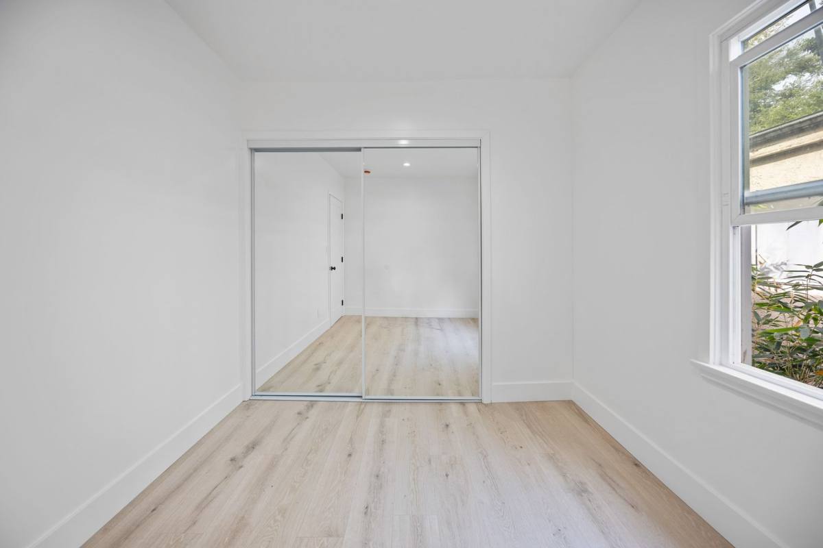 Apartment for rent at 616 Sunset Ave, Venice, CA 90291