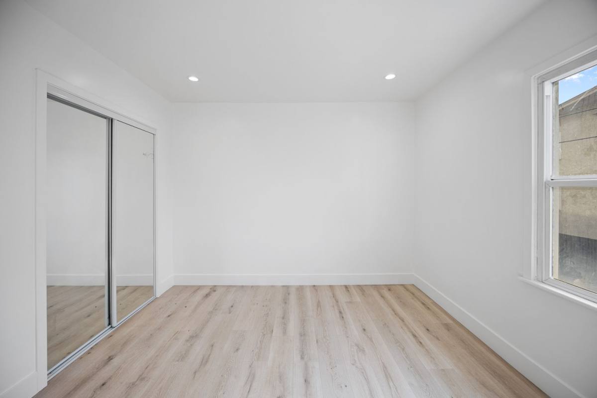 Apartment for rent at 616 Sunset Ave, Venice, CA 90291