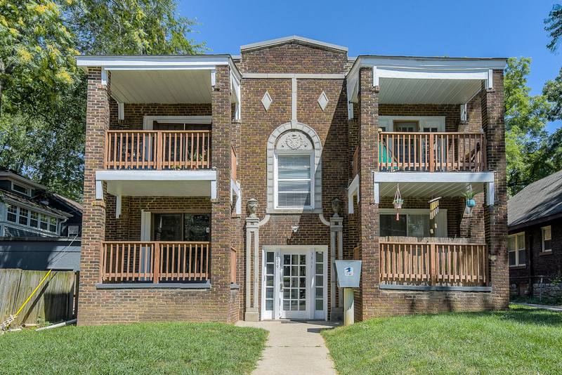 Apartment for rent at 3811 Mercier St #103, Kansas City, MO 64111