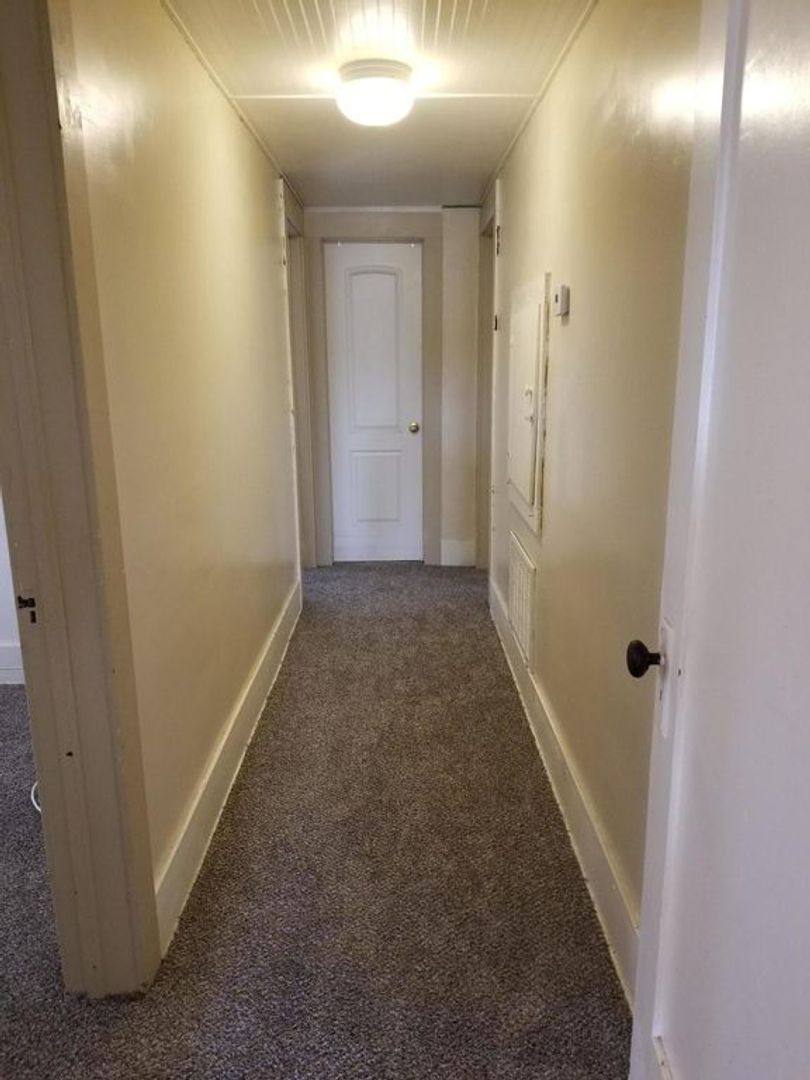 Apartment for rent at 528 N Encina St, Visalia, CA 93291