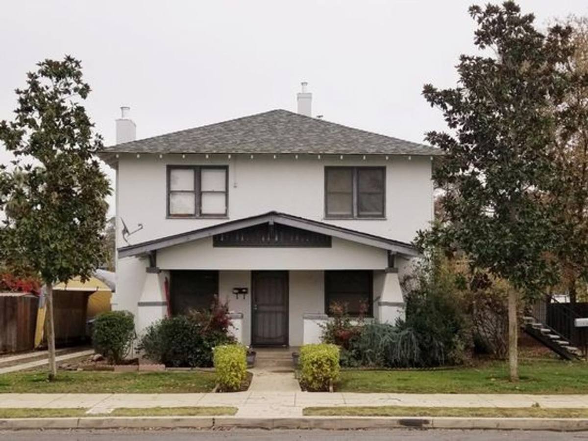 Apartment for rent at 528 N Encina St, Visalia, CA 93291