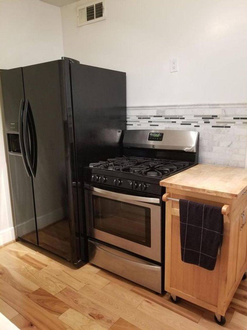 Apartment for rent at 528 N Encina St, Visalia, CA 93291