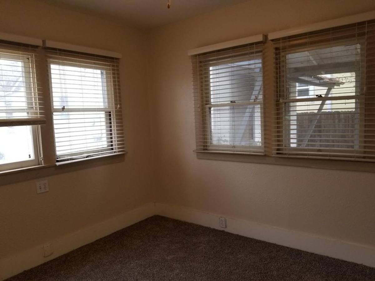 Apartment for rent at 528 N Encina St, Visalia, CA 93291