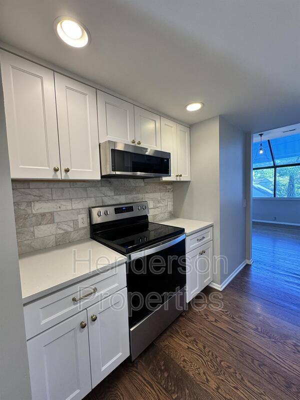Condo for rent at 501 Fenton Place, Charlotte, NC 28207