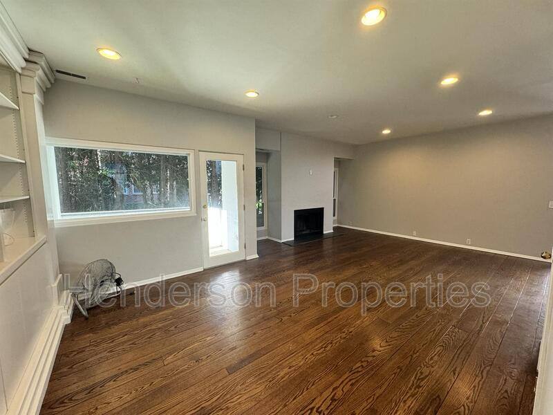 Condo for rent at 501 Fenton Place, Charlotte, NC 28207