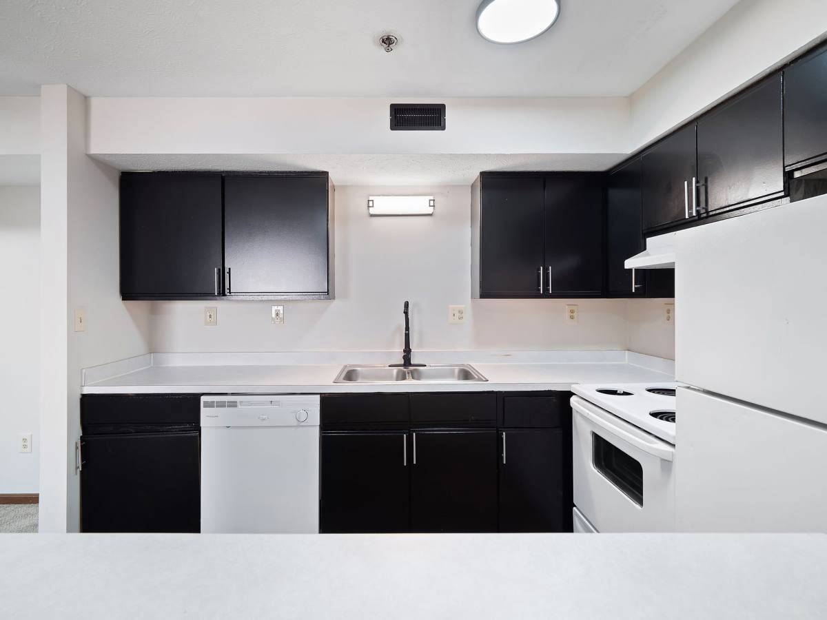 Apartment for rent at 376 W Cedar St, Akron, OH 44307
