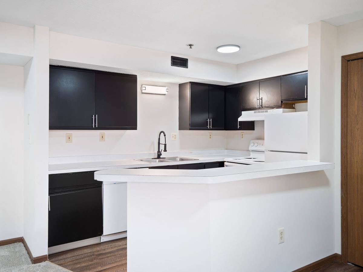 Apartment for rent at 376 W Cedar St, Akron, OH 44307