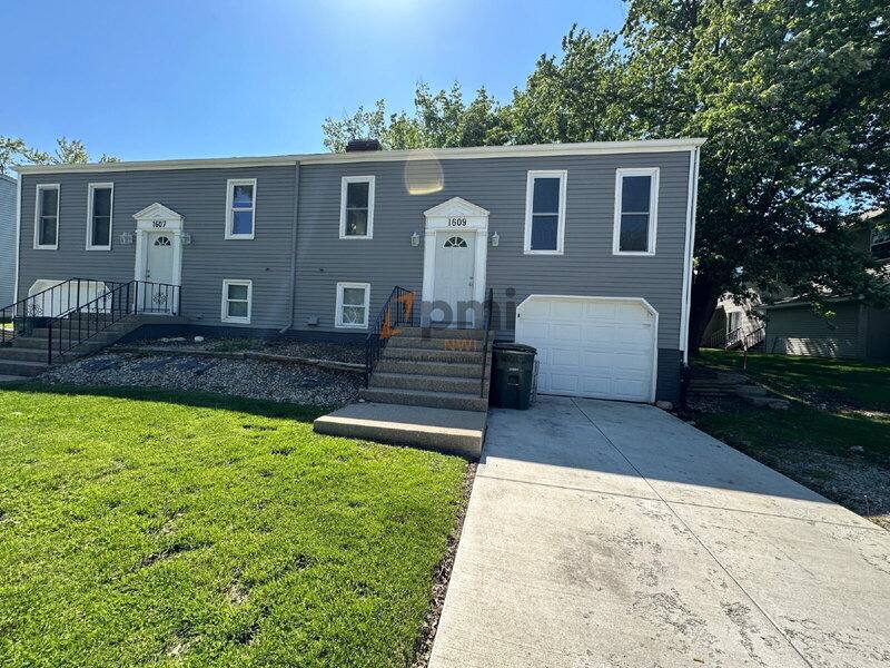 Townhouse for rent at 1609 Monticello Park Dr, Valparaiso, IN 46383