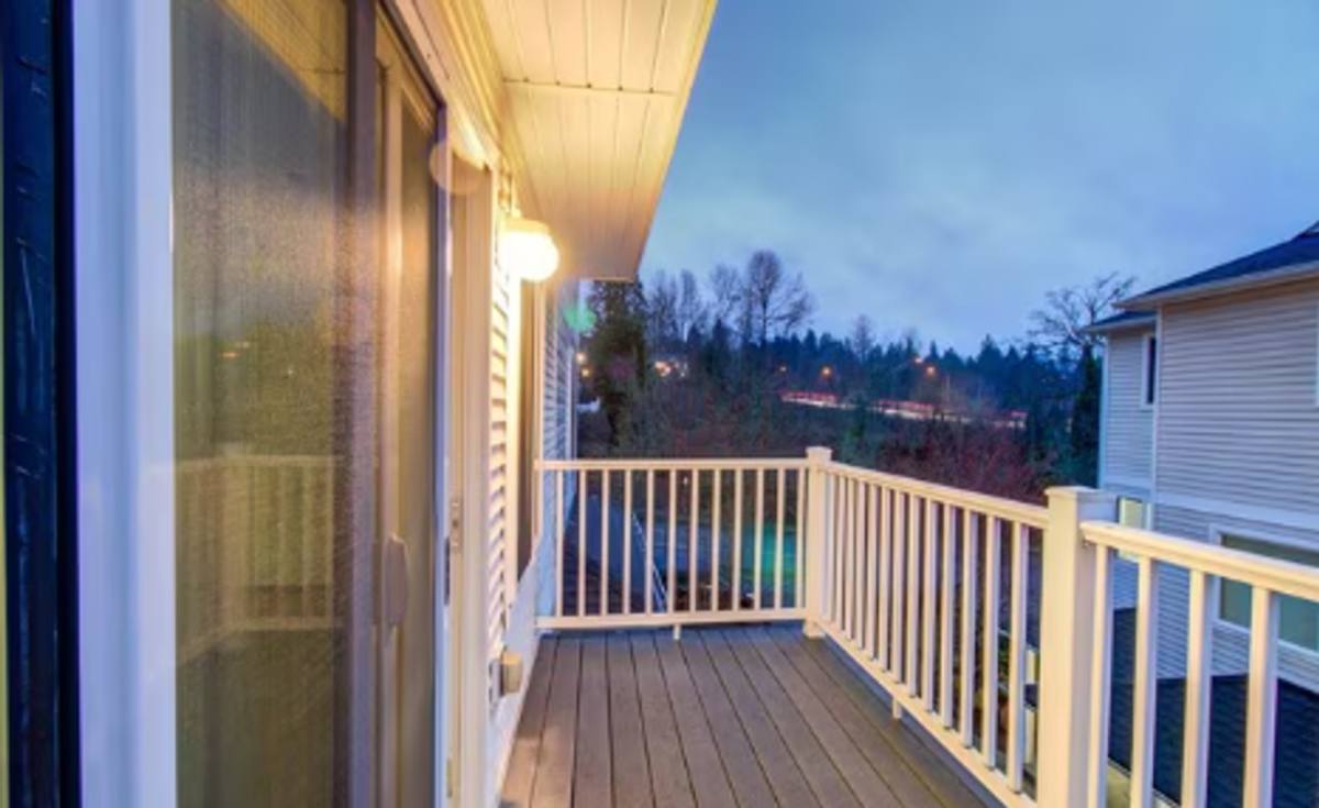 Apartment for rent at 215 23rd Ave SW, Puyallup, WA 98371