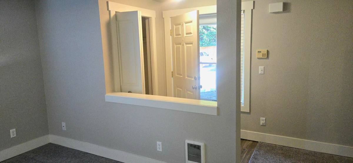 Apartment for rent at 215 23rd Ave SW, Puyallup, WA 98371