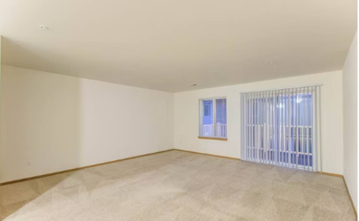 Apartment for rent at 215 23rd Ave SW, Puyallup, WA 98371